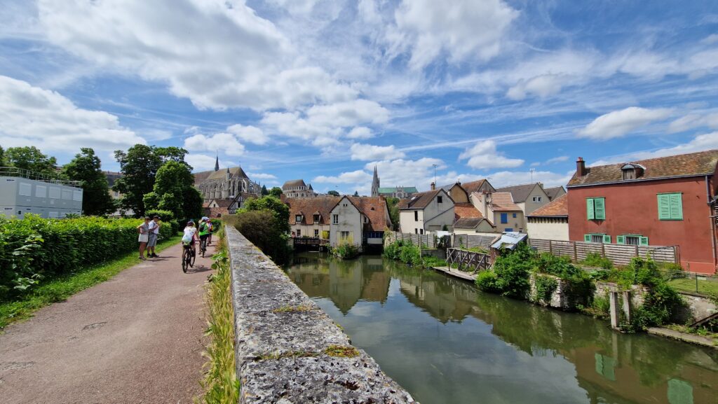 Les cyclos arrivent s à Chartres